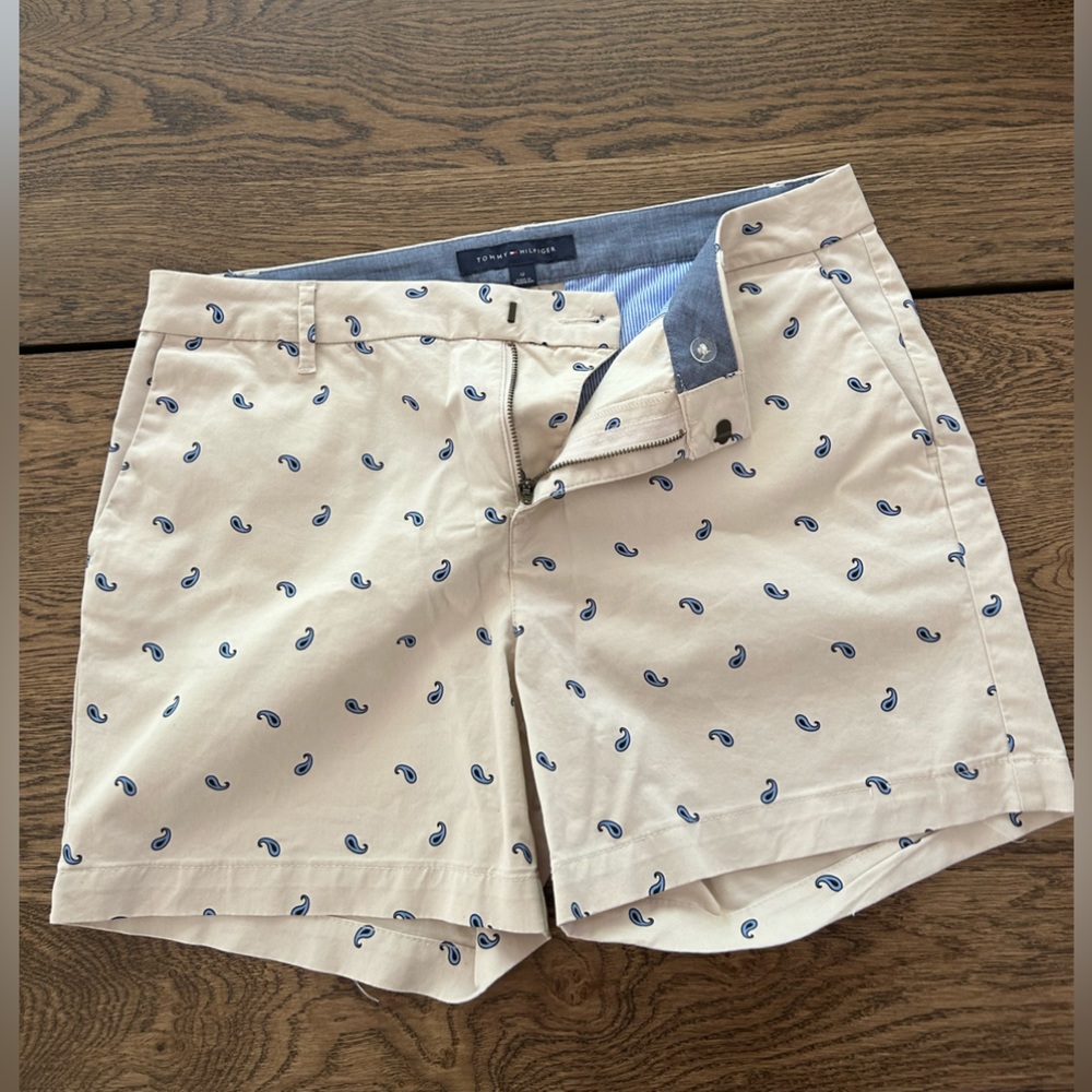 Tommy Hilfiger Mens Cotton Chino Shorts Beige Khaki Flat Front Pockets Size 12